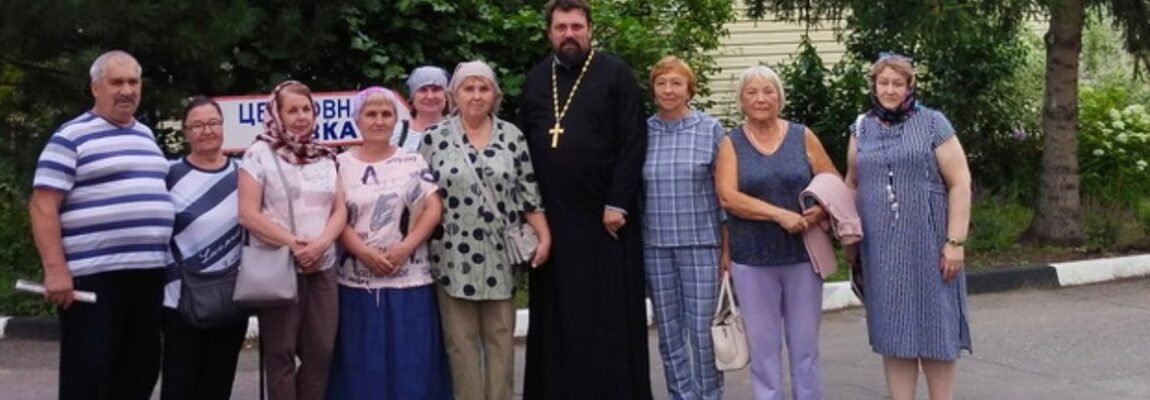 Участники «Активного долголетия» на Пантелеимоновском приходе города Жуковского в июле