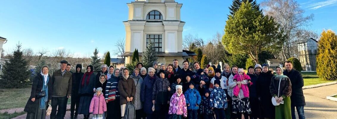 Паломническая поездка  в Оптину Пустынь прихожан Владимирского храма с. Быково Жуковского церковного округа
