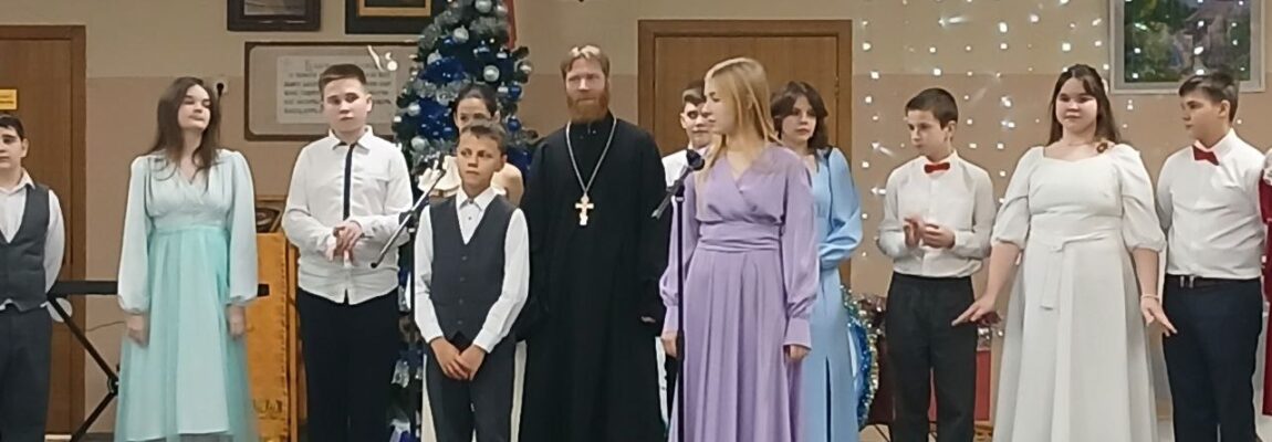 Посещение священником школы № 15 города Жуковского