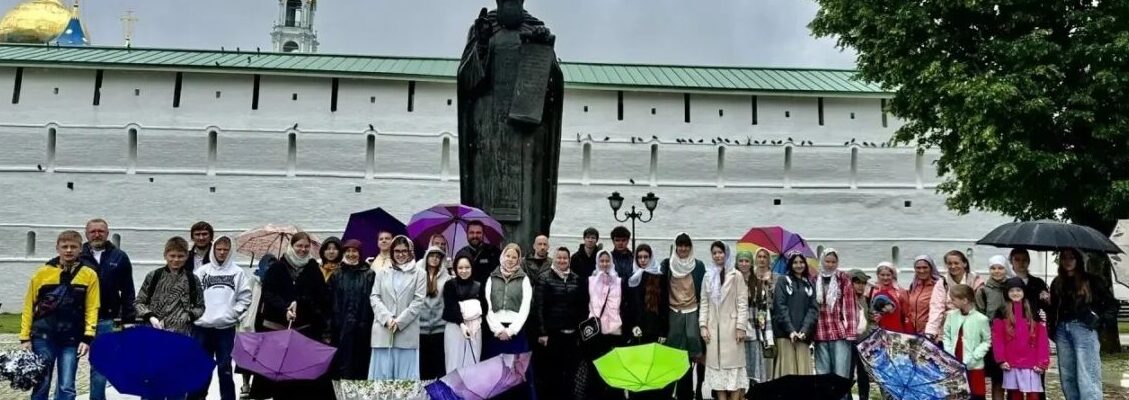 Паломническая поездка молодежи Жуковского благочиния в  Свято-Троицкую  Сергиеву  Лавру